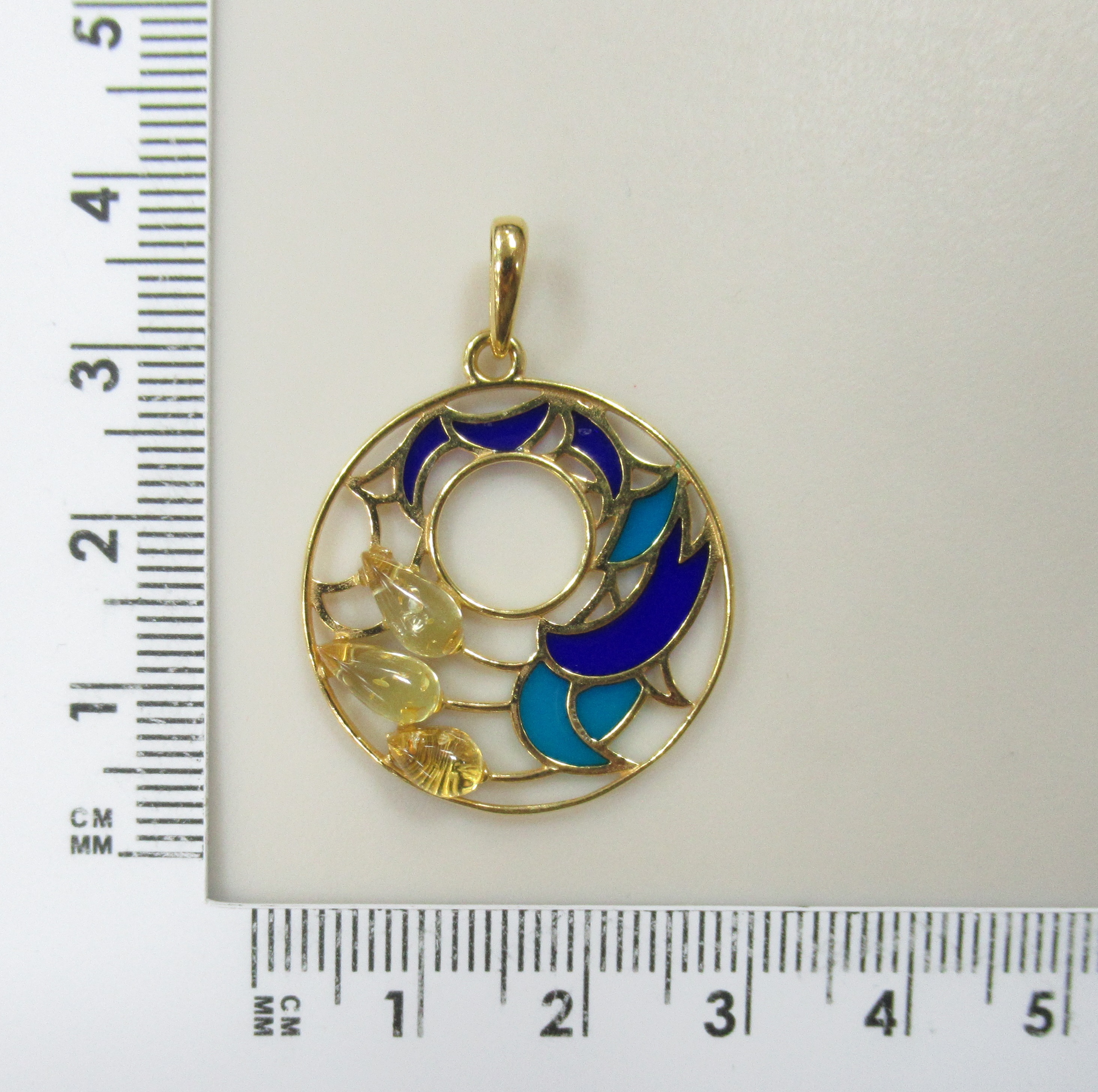 Серебряная подвеска с янтарем